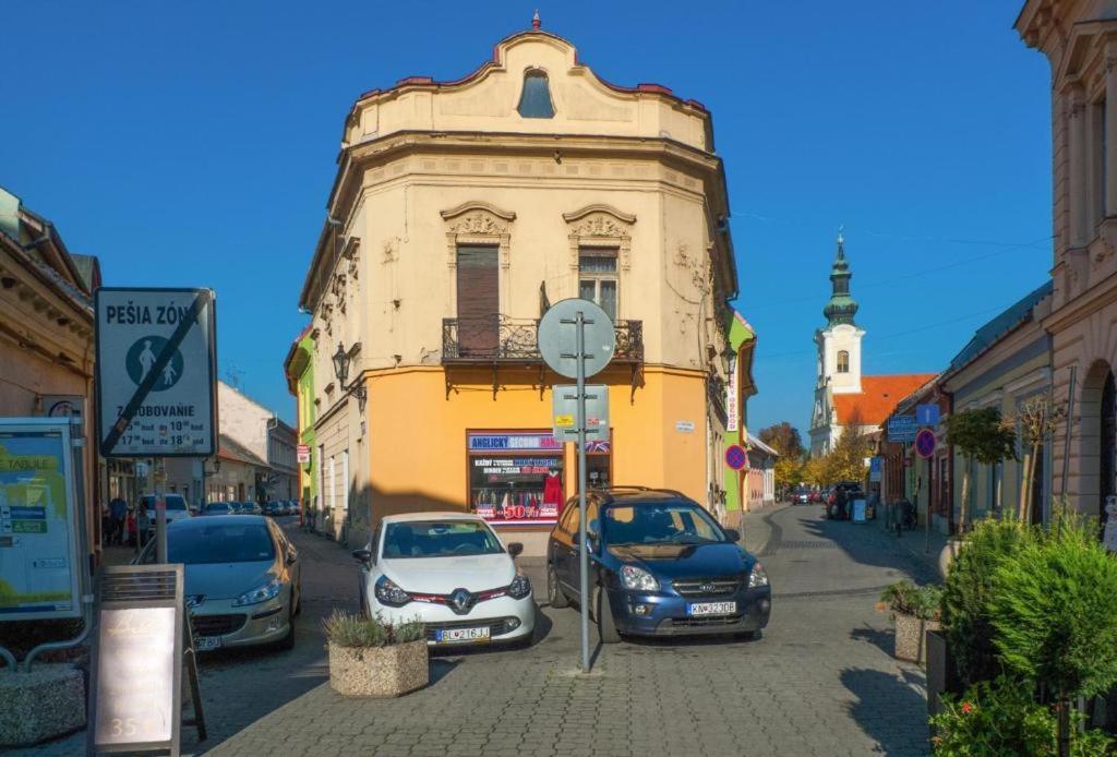 Apartmán Zara Komárno Exterior foto